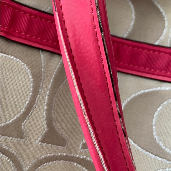 Signature Coach Tote Hot Pink - Picture 4 of 6